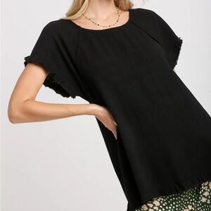 Umgee Linen Cotton Blend Pintuck High-Low Fringe‎ Top